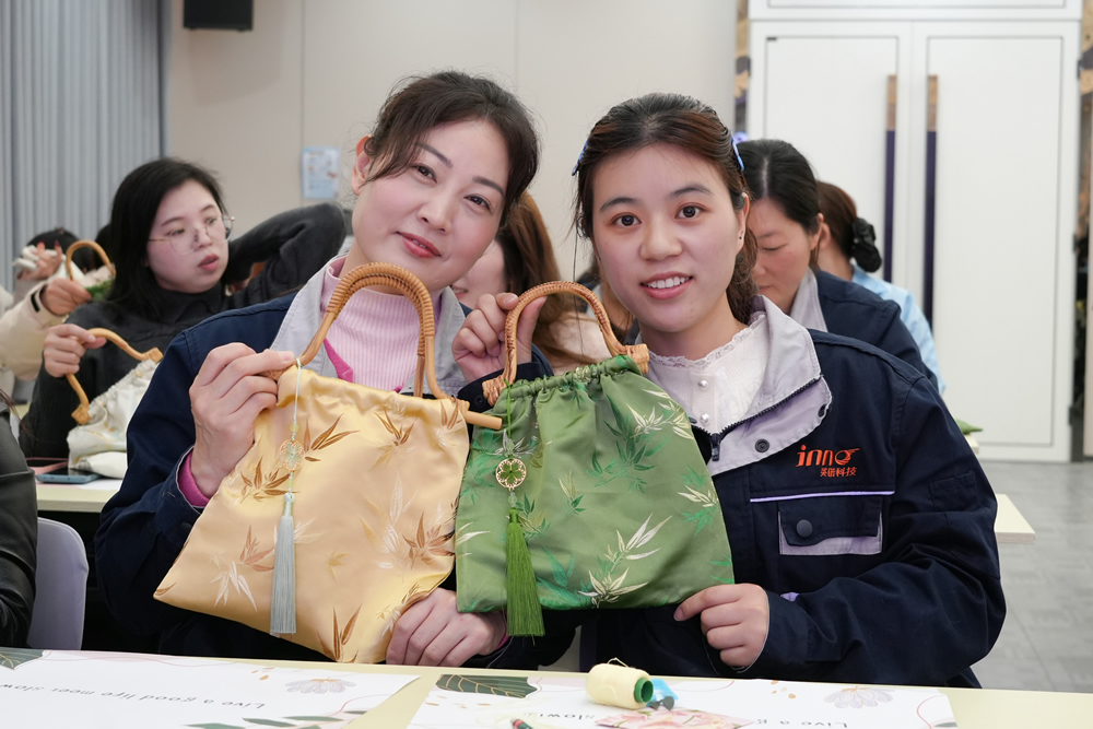 把2026春天“袋”回家 | 开云官方网页版官网三八妇女节限定手作时光